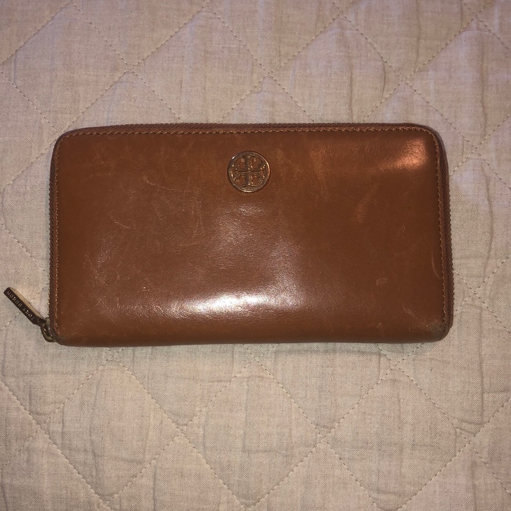 Tory Burch wallet